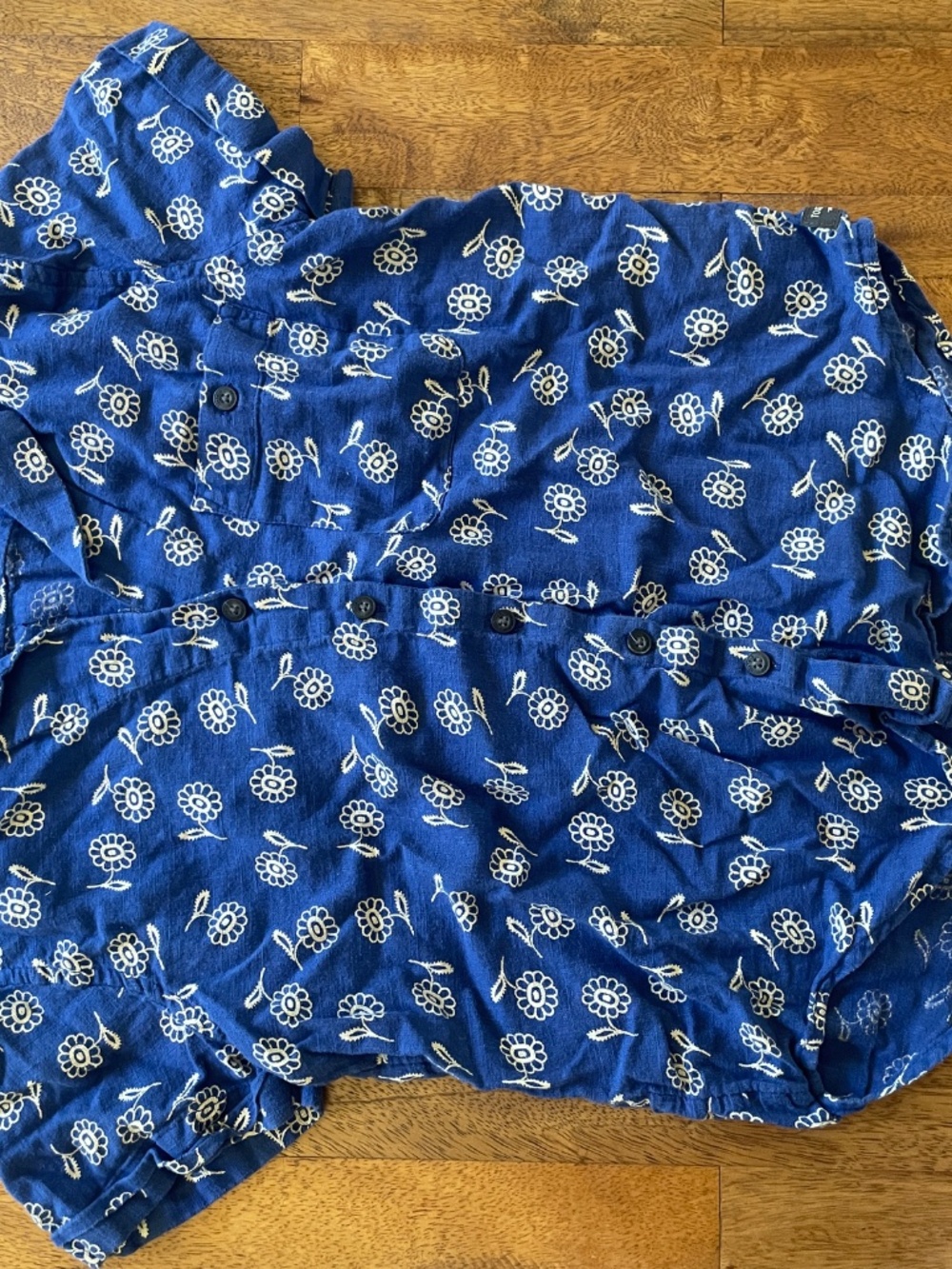 Toad&Co Camp Cove shirt in floral blue - Picture 4 of 5